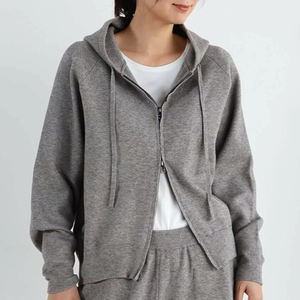 Sweat à capuche zippé décontracté et tendance pour femme, personnalisable OEM, confortable et respirant, dernière collection de sweats à capuche unis pour femme 2026 - Product Image 6
