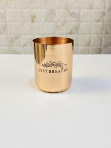 Candelabro cilíndrico de cobre de diseño personalizado hecho a mano hogar boda decoración Metal fabricado suministrado desde la India - Product Image 1