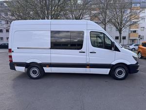 Nueva Ford Transit con rampa para silla de ruedas, aire acondicionado, transmisión automática, motor de combustión interna Euro6d, potencia de 96 kW (131 hp) - Product Image 4
