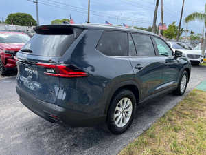 Vehículo Usado de Segunda Mano de Alta Calidad en Venta, SUV Crossover Mediano 2023-2025, Transmisión Automática, Interior Premium - Product Image 6