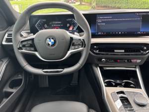 BM-W Clean 2025 d'occasion Série 3 330i - Product Image 3