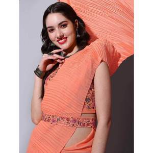 Espectacular Sari Naranja Chinon para Festividades con Blusa Bordada para Bodas - Product Image 5