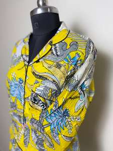 Camisa larga con estampado tropical amarillo brillante Botón informal con motivos de jungla - Product Image 4