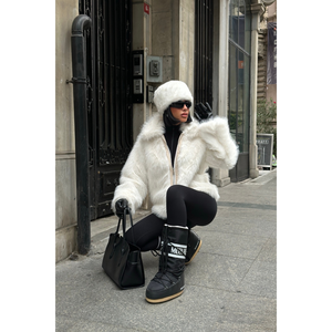 Abrigos Cortos de Piel Sintética Blanca para Mujer - Product Image 5