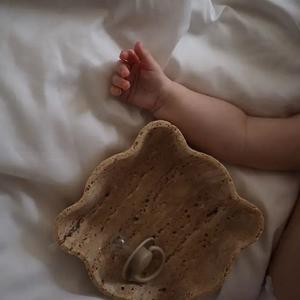 Bol décoratif en travertin ondulé avec une forme unique artisanale, élégance naturelle, style moderne et charme artisanal durable - Product Image 2