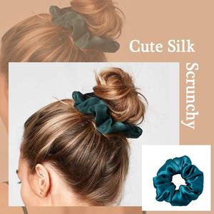 Suave logotipo personalizado elástico 100% seda lazos para el cabello accesorios para el cabello para mujeres OEM Scrunchy lazo para el cabello hecho en Vietnam - Product Image 4