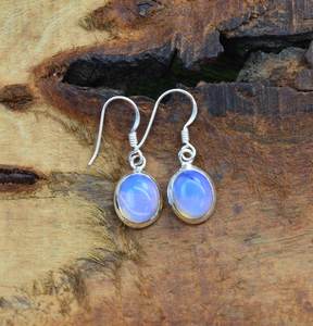 ต่างหูเงินแท้ประดับมิลค์กี้โอปอลไลท์ รูปทรงวงรี ทำด้วยมือ สำหรับผู้หญิง - Product Image 5