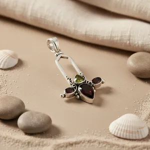 Pendentif en argent 925 avec grenat et péridot pour femmes, bijoux en pierres précieuses faits à la main avec placage rhodium, pendentifs en or blanc - Product Image 1