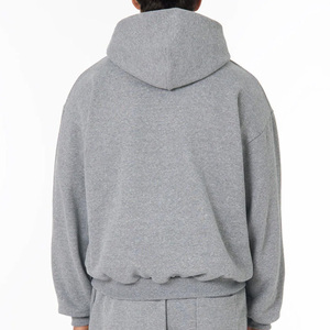 Conjunto de sudadera con capucha y pantalones cortos para hombre con logotipo personalizado elegante conjunto de dos piezas cómodo para uso diario gimnasio sesiones de entrenamiento de fitness - Product Image 5