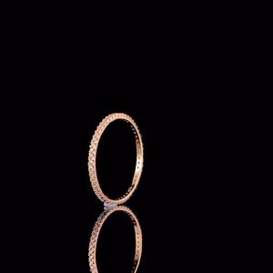 Anillo de Bodas de Oro de 14K con Incrustaciones de Moissanita de Alta Calidad para Uso Diario, Disponible a un Precio Accesible - Product Image 4