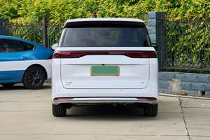 Vehículo Utilitario Monovolumen (MPV) Híbrido Enchufable (PHEV) Usado, Modelo 2025, Sistema Híbrido de 115 kW, Autonomía Combinada de 2100 km, Autonomía Eléctrica Pura de 180 km, Transmisión Automática - Product Image 5