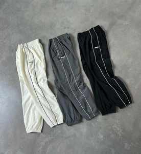 Hommes Ensembles Deux Pièces Personnalisé Coupe-Vent Veste Survêtement Réfléchissant Zip Up Nylon Deux Pièces Coupe-Vent Ensemble - Product Image 2