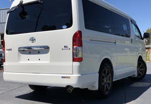 HIACE BUS 2017 RHD AUTO EXECUTIVE automatique avec moteur essence Euro 3, 11-20 places - Product Image 3