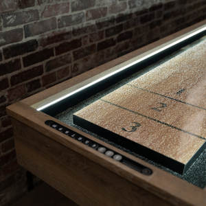 Table de shuffleboard lumineuse à LED American Legend Kirkwood, idéale pour la salle de jeux, le divertissement intérieur, les enfants, les adultes et l'entraînement des invités - Product Image 3