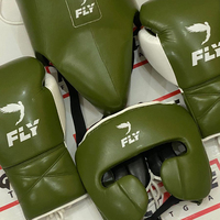 Ensemble de boxe à la mouche de qualité supérieure Gants en cuir, couvre-chef et protège-aine OEM Kit de combat disponible pour les combattants Kit de boxe personnalisé