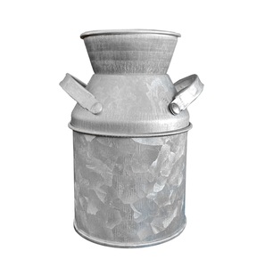 Fournisseur en gros Canne à lait galvanisée avec couleur personnalisée Fini rustique Indien élégant Pot à lait décoratif fait à la main. - Product Image 3