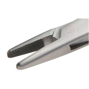 Porte-aiguille chirurgical manuel de haute qualité Derf TC avec inserts en carbure de tungstène, pointe dentelée, contrôle précis de l'aiguille - Product Image 3