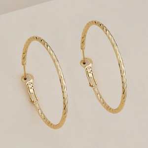 Modernos Pendientes de Aro de Platino 156089 Estilo Religioso con Diamante y Perla como Piedras Principales - Product Image 1