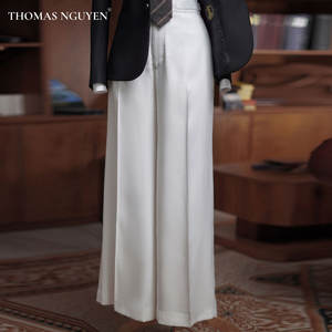 Nuevo y Elegante Traje de Dos Piezas Negro para Mujer, Estilo Presidente, Chaqueta y Pantalones |   Colección Femenina |   Vietnam - Product Image 5