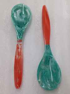 Ensemble de couverts décoratifs en résine avec cuillère et fourchette artisanales, vaisselle moderne écologique et lavable au lave-vaisselle pour les dîners et les fêtes - Product Image 2