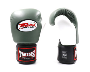 Guantes de boxeo de cuero Twins con logotipo personalizado de la mejor calidad en diferentes colores con correas ajustables de gancho y bucle para kick boxing - Product Image 3