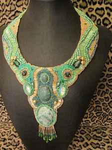 Collares de Cuentas de Colores con Bordado de Cuentas, Elegante Collar de Cuentas con Patrones de Bordado Únicos - Product Image 4