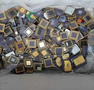 Déchets de CPU en céramique Intel Pentium Pro / Déchets de récupération à froid à vendre - Product Image 1