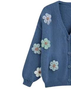 Pull en tricot en denim bleu personnalisé pour femmes avec application florale multicolore, col en V, boutons sur le devant, haut tendance d'hiver mignon - Product Image 4