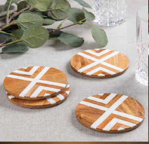 Posavasos de madera geométricos modernos con incrustaciones blancas, protege las superficies con un estilo elegante, disponible a precios al por mayor - Product Image 1