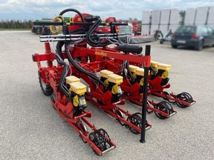 Nouvelle conception de petite machine à semer le maïs, planteuse de graines à 4/6 rangs, machine à semer les semis avec moteur pour l'exportation - Product Image 3