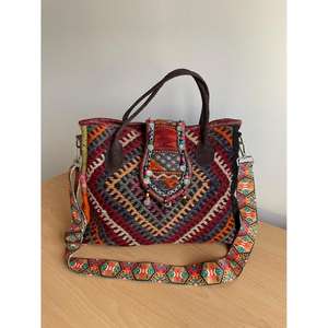 Sac fourre-tout en coton brodé à la main Sac à bandoulière de style bohème pour femmes et filles disponible au prix d'usine - Product Image 2