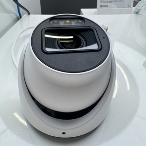 Kamera keamanan luar ruangan IP ari-focal bermotor 4K, kamera kubah jaringan AI 8MP, sistem Kamera CCTV IP67, pemantauan jarak jauh PoE - Product Image 1