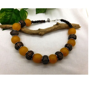 สร้อยคอหลากสีทำด้วยมือกับนางฟ้าและชาวพุทธเป็นมิตรกับสิ่งแวดล้อมซื้อออนไลน์สีแดงและเรซิ่นเหมือนงานฝีมือธรรมชาติ Copal - Product Image 6