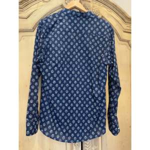Camisa de Algodón Popelín con Estampado Floral para Hombre, Corte Holgado, Estilo Casual Diario con Decoración de Botones, Tallas XS a XL, para Otoño y Primavera - Product Image 3
