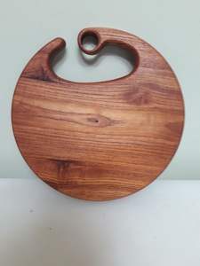 Diseño de lujo Nueva llegada 2024 Tabla de cortar/cortar de madera para utensilios de cocina Tablero de charcutería Herramienta de cocina hecha a mano por SCI - Product Image 5