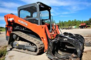 รถตักตีนตะขาบ Kubota รุ่นใหม่ และสำหรับรุ่น SVL 75-2 รถตักตีนตะขาบมือสอง พร้อม PLC แรงบิดสูง สภาพดี ขาย - Product Image 4