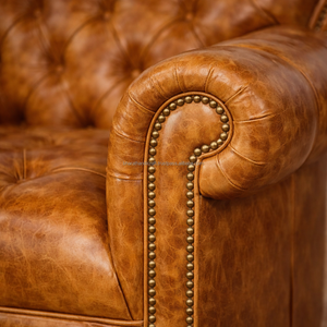 Sillón Clásico de Cuero con Construcción Resistente y Acolchado Confortable para Decoración Tradicional del Hogar - Product Image 3