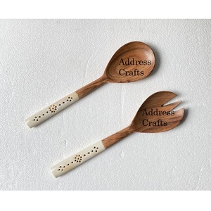 Juego de servidor de ensalada de resina y madera de mango de estilo americano ecológico personalizado con herramientas decorativas para ensalada y cuchara - Product Image 5