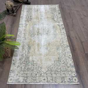 Alfombra Turca Vintage, Alfombra de 3.2x6.5 pies, Alfombra de Lana con Estampado Animal en Blanco y Azul - Product Image 1