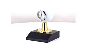 El reloj de pelota de golf más demandado, accesorio de escritorio, regalo perfecto para entusiastas del golf o decoración de oficina disponible a precio de fábrica - Product Image 4