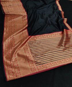 Superbe sari en satin pour bureau avec volants et pierre pour un look sophistiqué. - Product Image 2