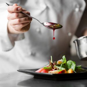 Juego de Utensilios de Cocina Jexa Chef para Emplatado |   Mango de Madera y Acero |   5 Utensilios de Cocina Profesionales Flexibles |   3 Pinzas de Cocina para Dibujar - Product Image 2