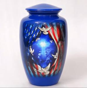 Urne funéraire commémorative en croix violette et dorée avec un motif floral orné pour la mémoire fondée sur la foi - Product Image 6