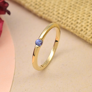 Compre Ahora Anillo Delicado de Oro Sólido de 14k con Tanzanita de Corte Redondo de 3mm, Banda Minimalista con Gema, Piedra de Nacimiento de Diciembre para Mujer - Product Image 4