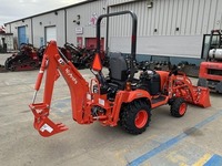 Tracteur Kubota LA340 assez usagé à vendre