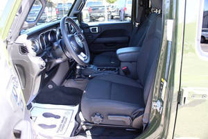 Usado 2023 Je * EP Wrangler Sahara - Product Image 2