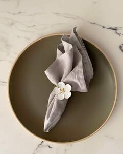 Anneaux de serviette de style standard pour hôtel et restaurant Anneaux de serviette de table en nacre fabriqués à la main de haute qualité - Product Image 3