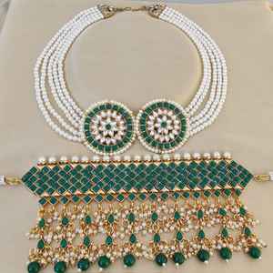 Collar gargantilla Kundan de alta calidad con hermosos pendientes Earchain para mujeres perfecto para bodas, ocasiones festivas - Product Image 3