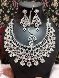 Conjunto de Collar y Aretes con Corte de Diamante Blush Royale de Fabricación India para Damas, para Uso en Ocasiones Especiales, Disponible para Suministro Mundial - Product Image 3