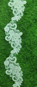 Lacets brodés de mariée blancs sur mesure de couleur blanche dans des motifs floraux à des fins diverses dans différentes tailles - Product Image 3